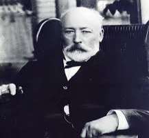 Its construction began in the year 1886 commanded Its construction began in the year 1886 commanded by William Cornelius Van Horne. The architect in charge was called Bruce Price. The hotel took 2 yea